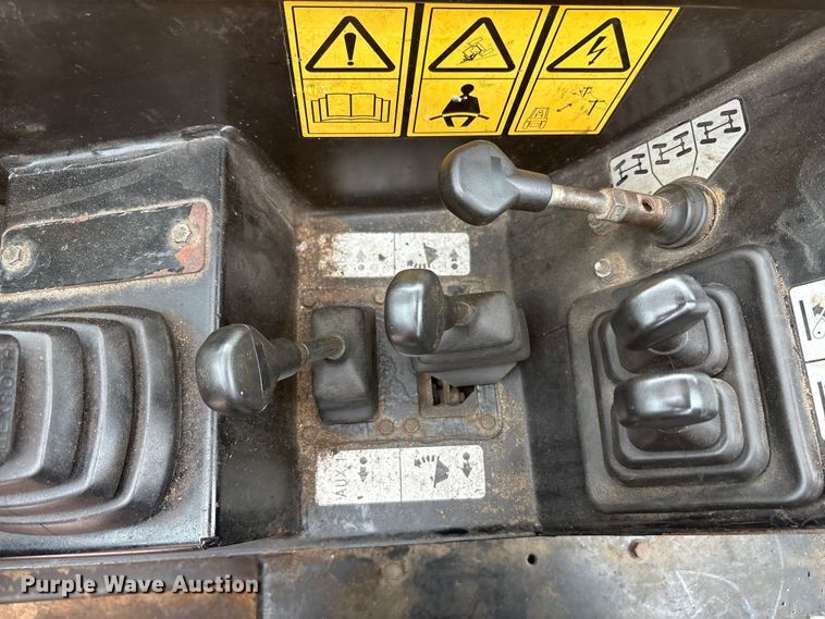 image for item EC4372 2020 JCB 512.56 telehandler