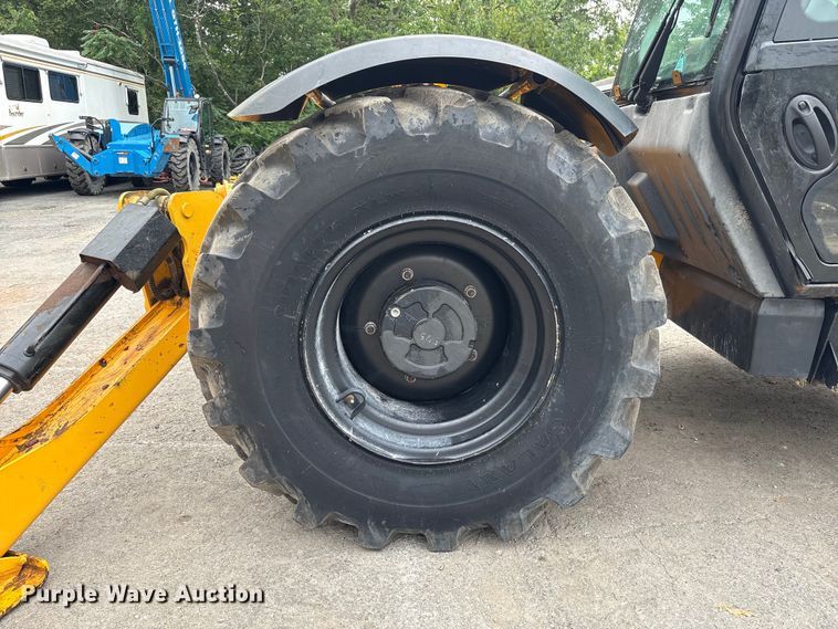 image for item EC4372 2020 JCB 512.56 telehandler