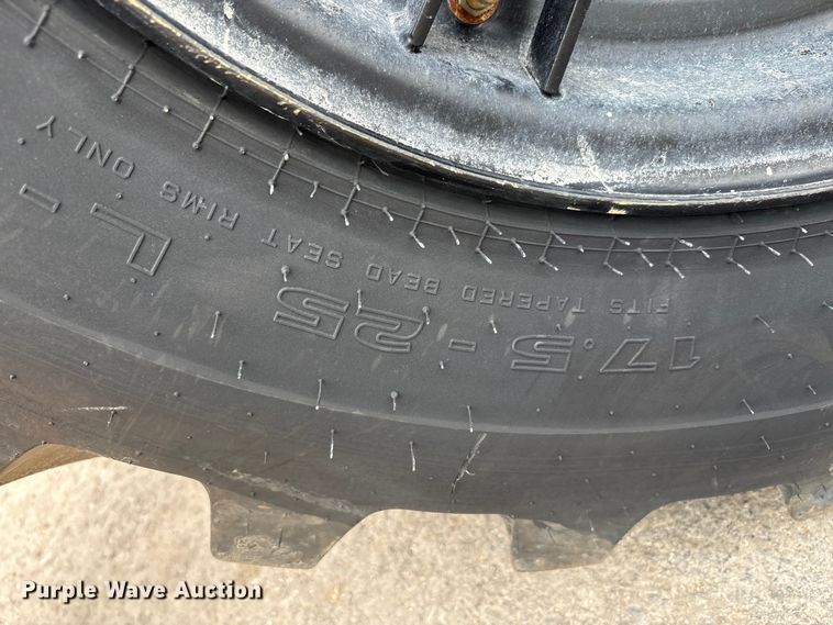 image for item EC4372 2020 JCB 512.56 telehandler