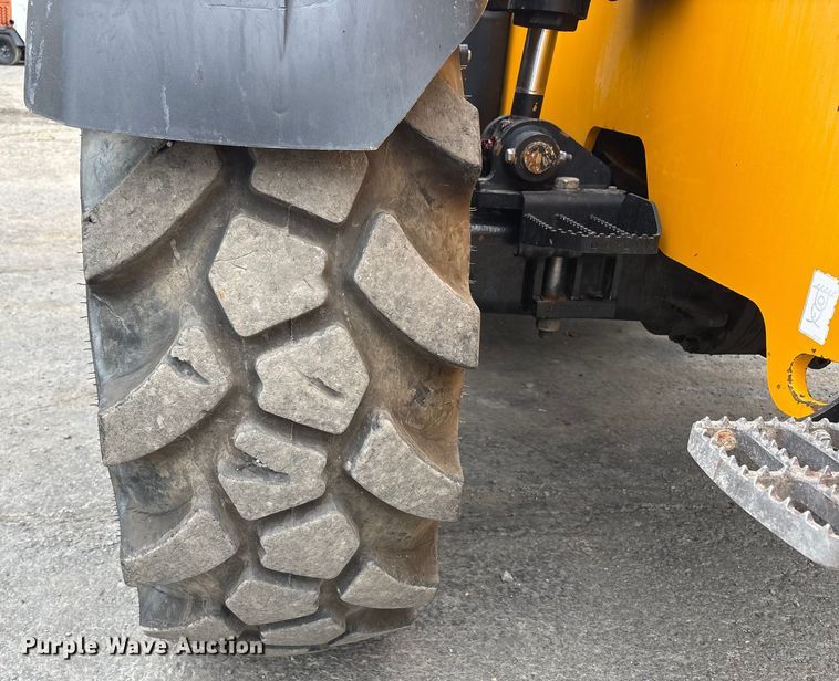 image for item EC4372 2020 JCB 512.56 telehandler