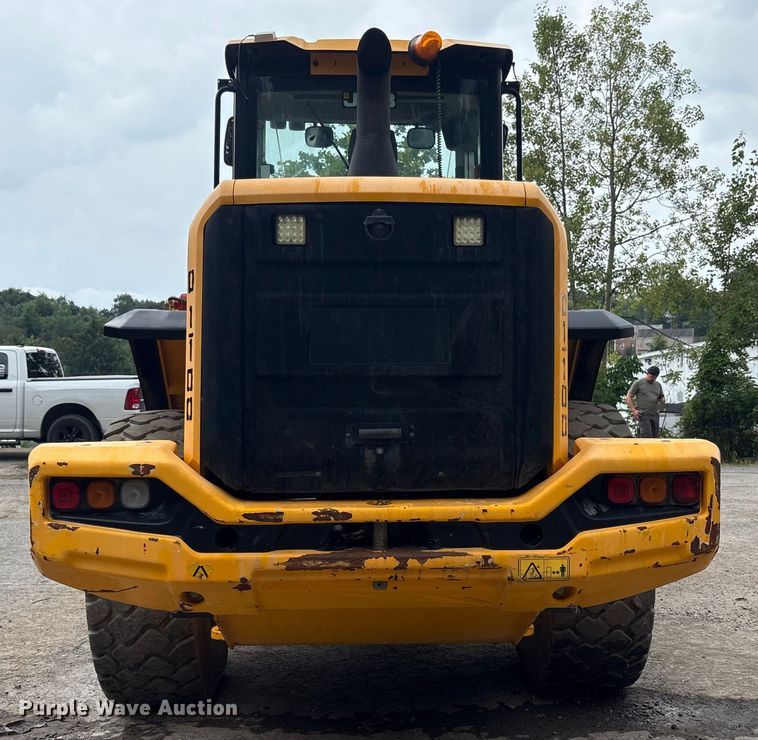 image for item EC4373 2019 JCB 427ZXT4F wheel loader