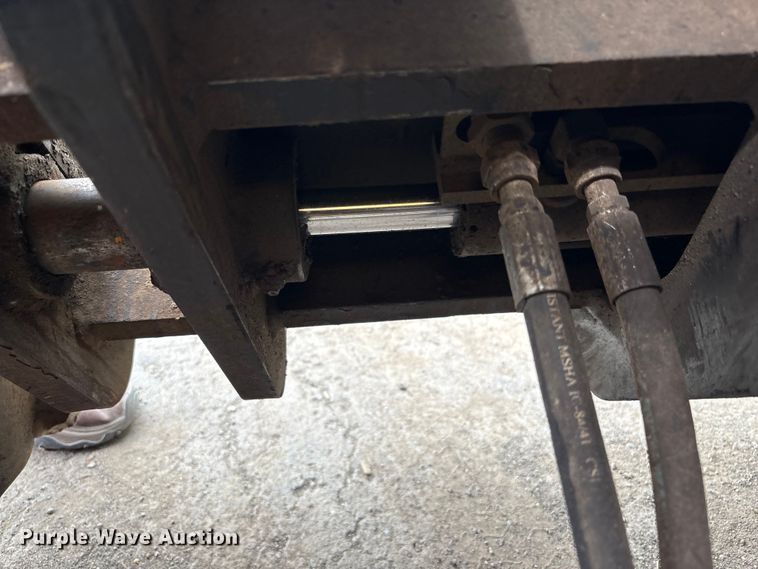 image for item EC4373 2019 JCB 427ZXT4F wheel loader