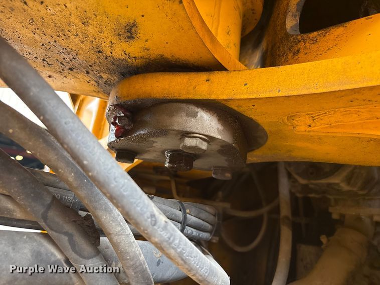 image for item EC4373 2019 JCB 427ZXT4F wheel loader