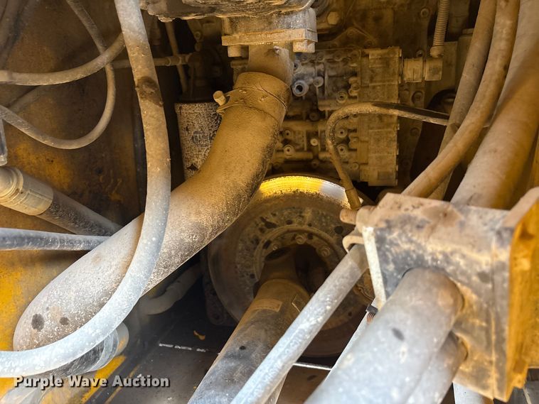 image for item EC4373 2019 JCB 427ZXT4F wheel loader