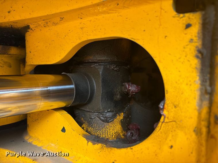 image for item EC4373 2019 JCB 427ZXT4F wheel loader