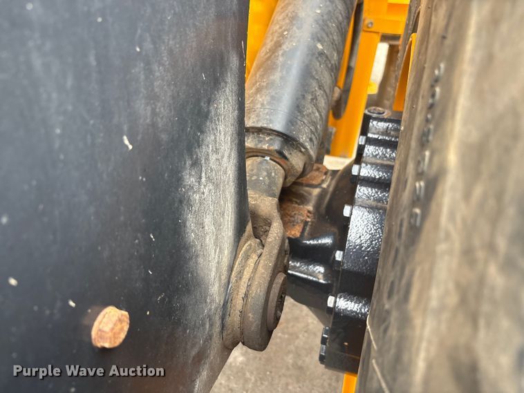 image for item EC4373 2019 JCB 427ZXT4F wheel loader