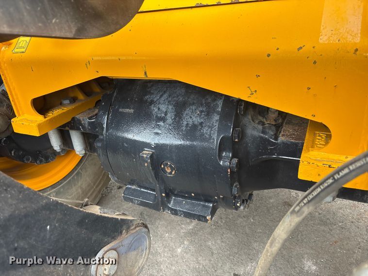 image for item EC4373 2019 JCB 427ZXT4F wheel loader