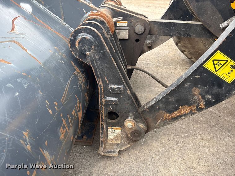 image for item EC4373 2019 JCB 427ZXT4F wheel loader