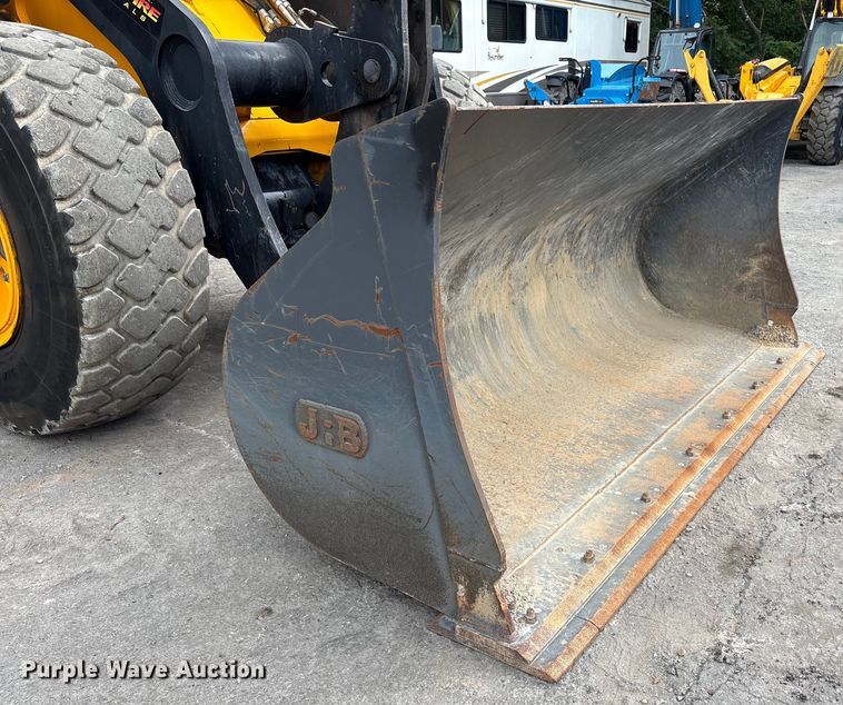 image for item EC4373 2019 JCB 427ZXT4F wheel loader