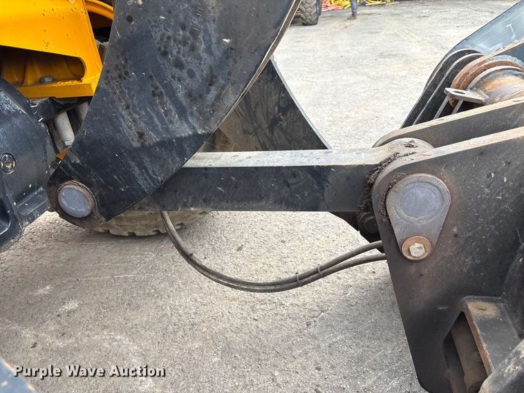 image for item EC4373 2019 JCB 427ZXT4F wheel loader