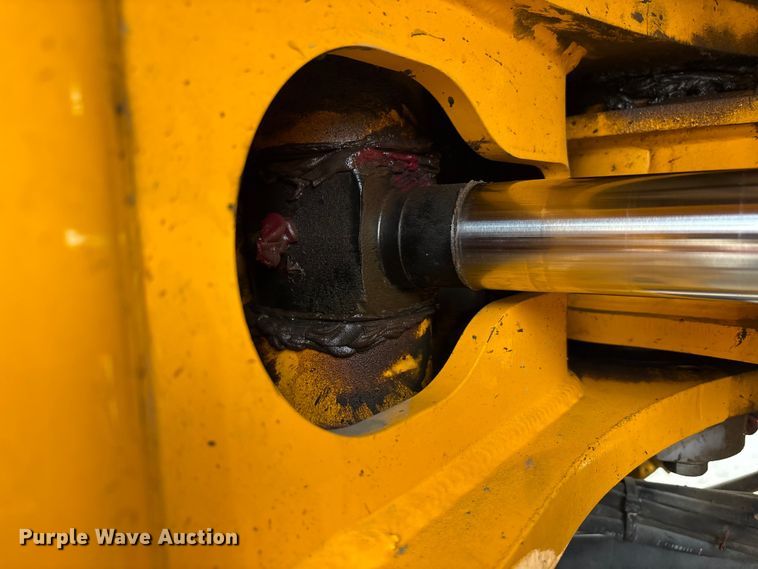 image for item EC4373 2019 JCB 427ZXT4F wheel loader