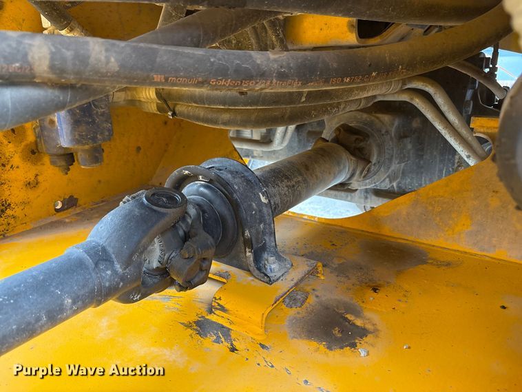 image for item EC4373 2019 JCB 427ZXT4F wheel loader