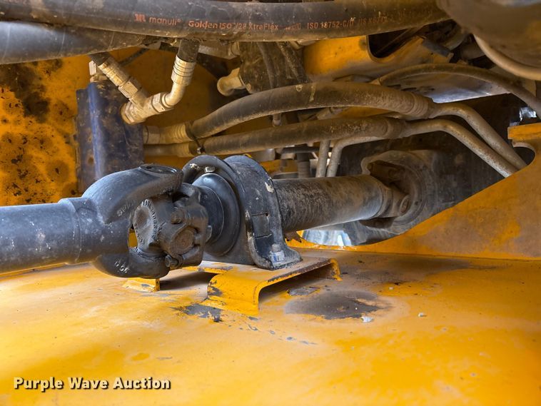 image for item EC4373 2019 JCB 427ZXT4F wheel loader