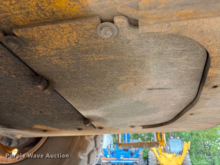 image for item EC4373 2019 JCB 427ZXT4F wheel loader