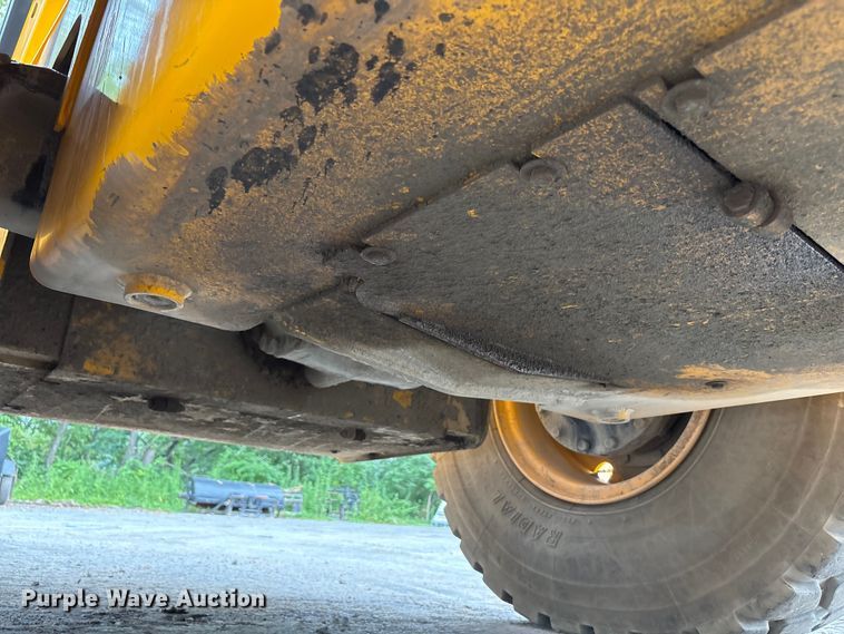 image for item EC4373 2019 JCB 427ZXT4F wheel loader