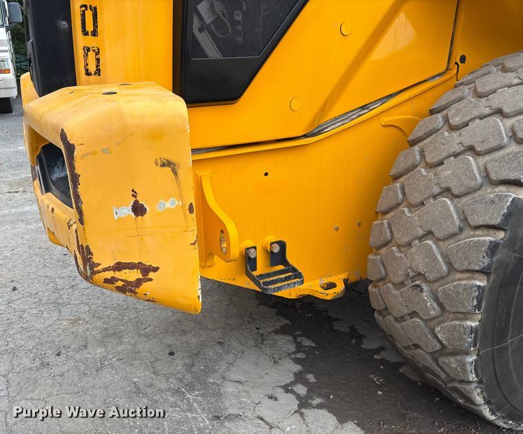 image for item EC4373 2019 JCB 427ZXT4F wheel loader