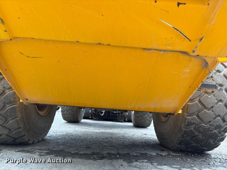 image for item EC4373 2019 JCB 427ZXT4F wheel loader