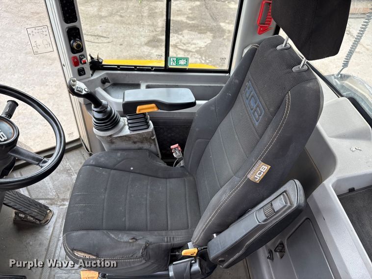 image for item EC4373 2019 JCB 427ZXT4F wheel loader