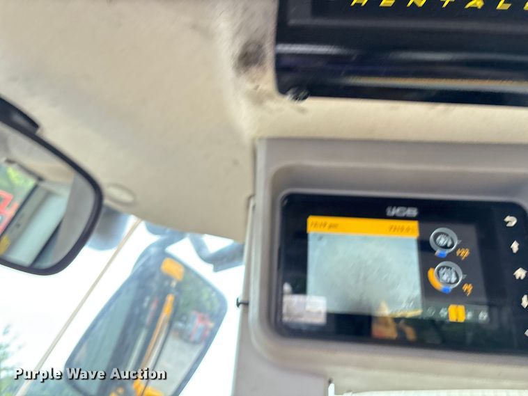 image for item EC4373 2019 JCB 427ZXT4F wheel loader