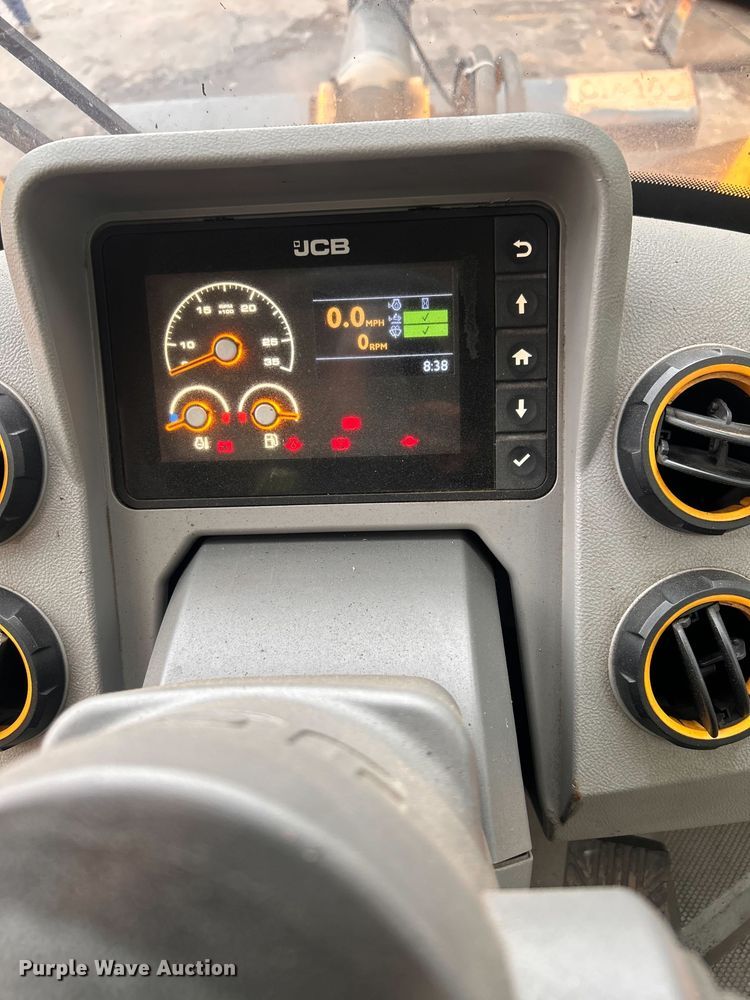 image for item EC4373 2019 JCB 427ZXT4F wheel loader