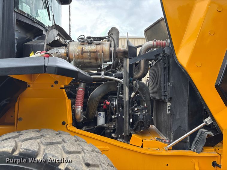 image for item EC4373 2019 JCB 427ZXT4F wheel loader