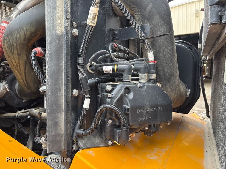 image for item EC4373 2019 JCB 427ZXT4F wheel loader