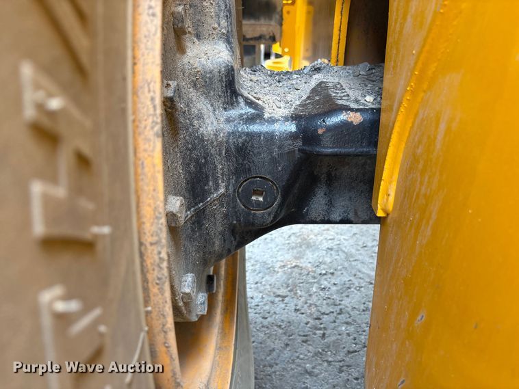 image for item EC4373 2019 JCB 427ZXT4F wheel loader