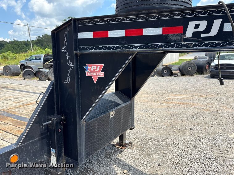 image for item EC4393 2020 PJ LD302 equipment trailer