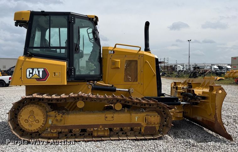 image for item EC4402 2021 Caterpillar D4 dozer