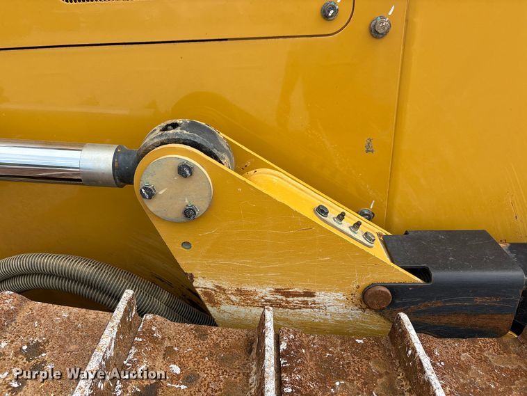 image for item EC4402 2021 Caterpillar D4 dozer