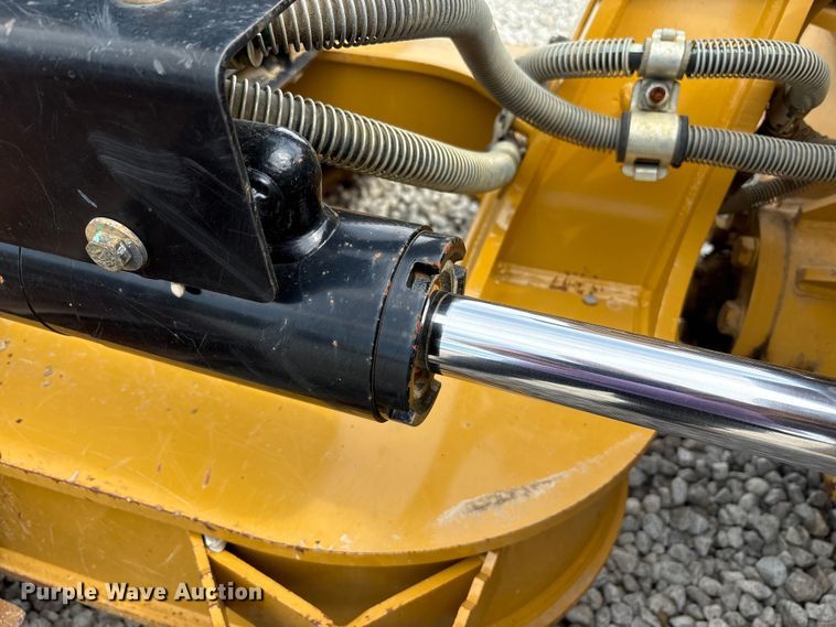 image for item EC4402 2021 Caterpillar D4 dozer