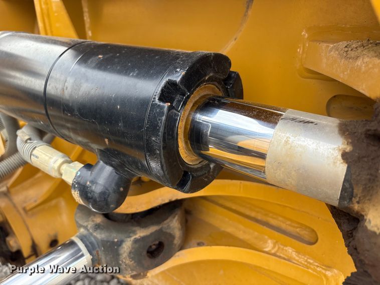 image for item EC4402 2021 Caterpillar D4 dozer