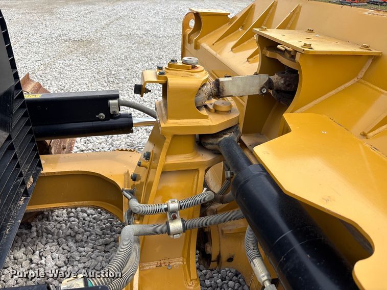 image for item EC4402 2021 Caterpillar D4 dozer