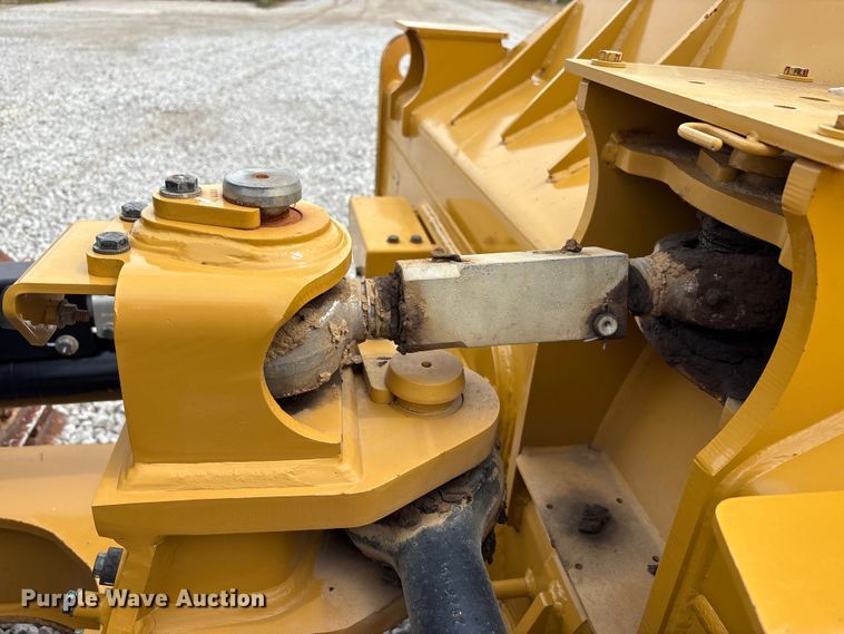 image for item EC4402 2021 Caterpillar D4 dozer