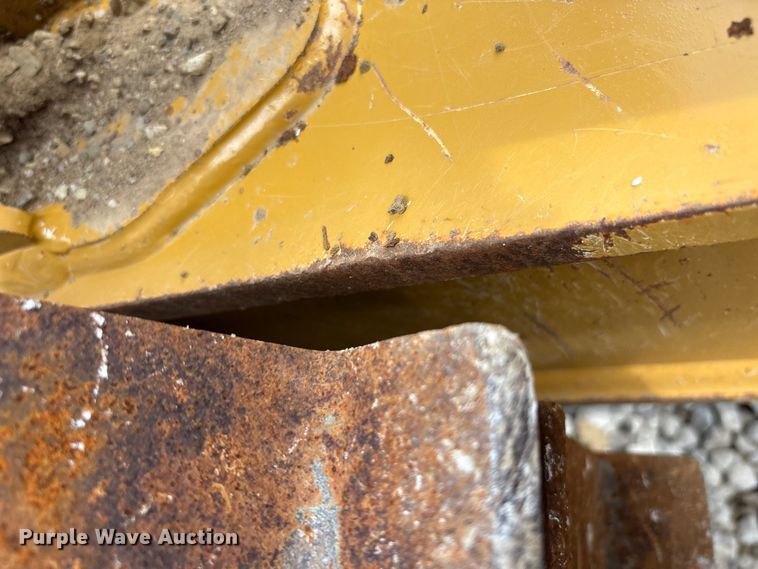 image for item EC4402 2021 Caterpillar D4 dozer