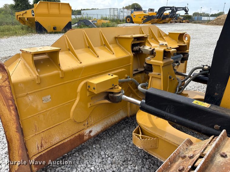 image for item EC4402 2021 Caterpillar D4 dozer