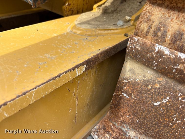 image for item EC4402 2021 Caterpillar D4 dozer