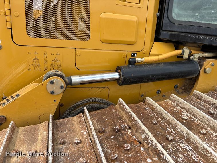 image for item EC4402 2021 Caterpillar D4 dozer