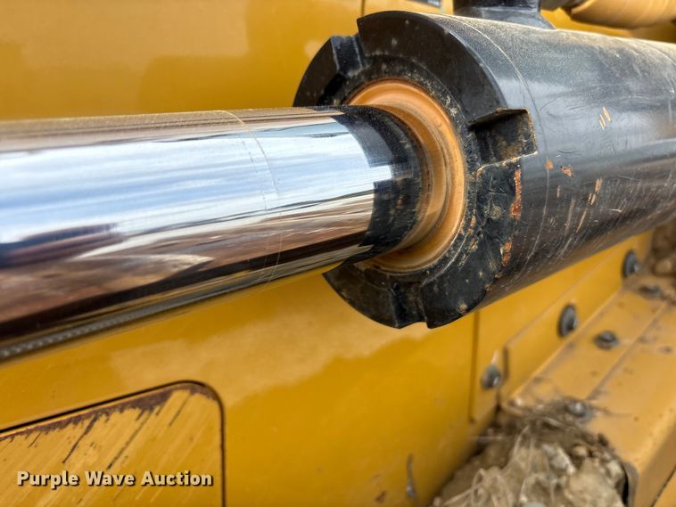 image for item EC4402 2021 Caterpillar D4 dozer