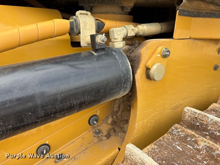 image for item EC4402 2021 Caterpillar D4 dozer