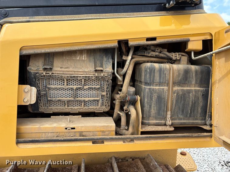 image for item EC4402 2021 Caterpillar D4 dozer