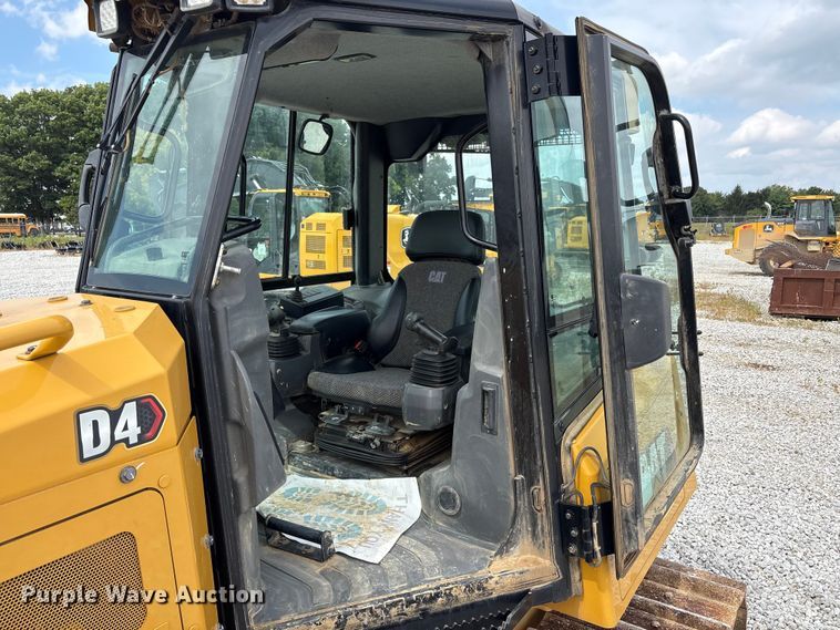 image for item EC4402 2021 Caterpillar D4 dozer