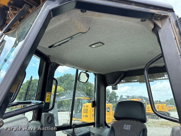 image for item EC4402 2021 Caterpillar D4 dozer