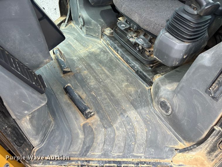 image for item EC4402 2021 Caterpillar D4 dozer