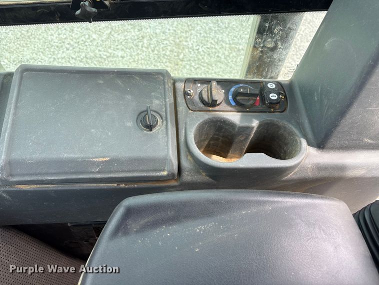 image for item EC4402 2021 Caterpillar D4 dozer