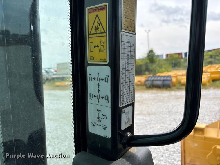 image for item EC4402 2021 Caterpillar D4 dozer