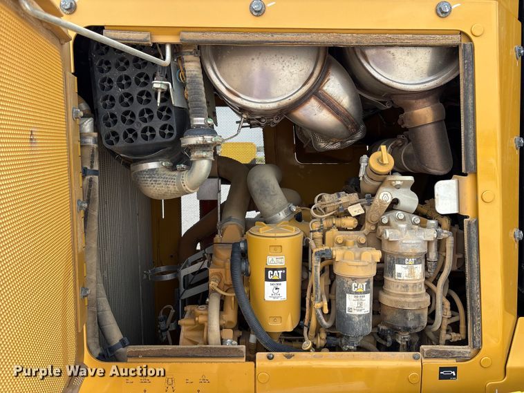 image for item EC4402 2021 Caterpillar D4 dozer