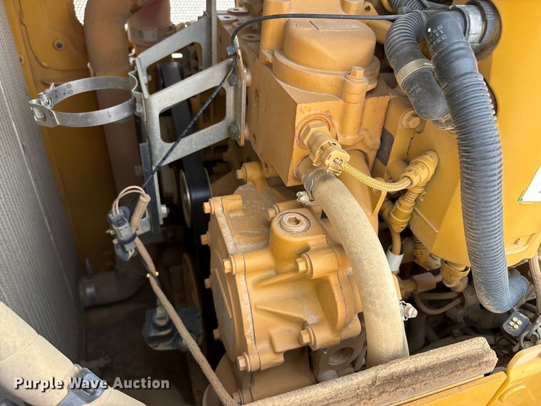 image for item EC4402 2021 Caterpillar D4 dozer