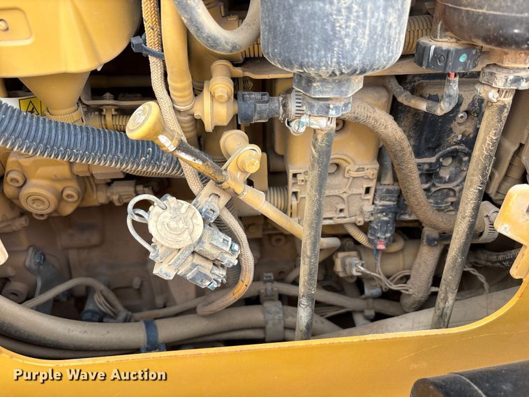 image for item EC4402 2021 Caterpillar D4 dozer
