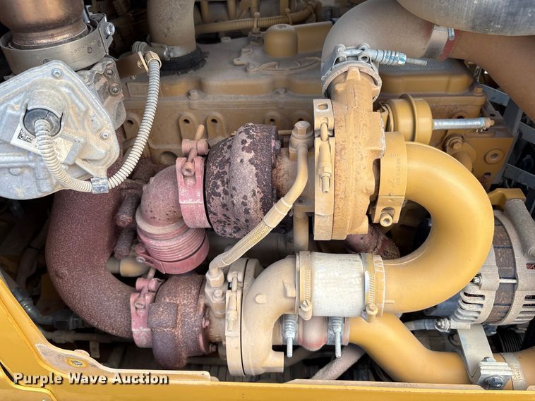 image for item EC4402 2021 Caterpillar D4 dozer